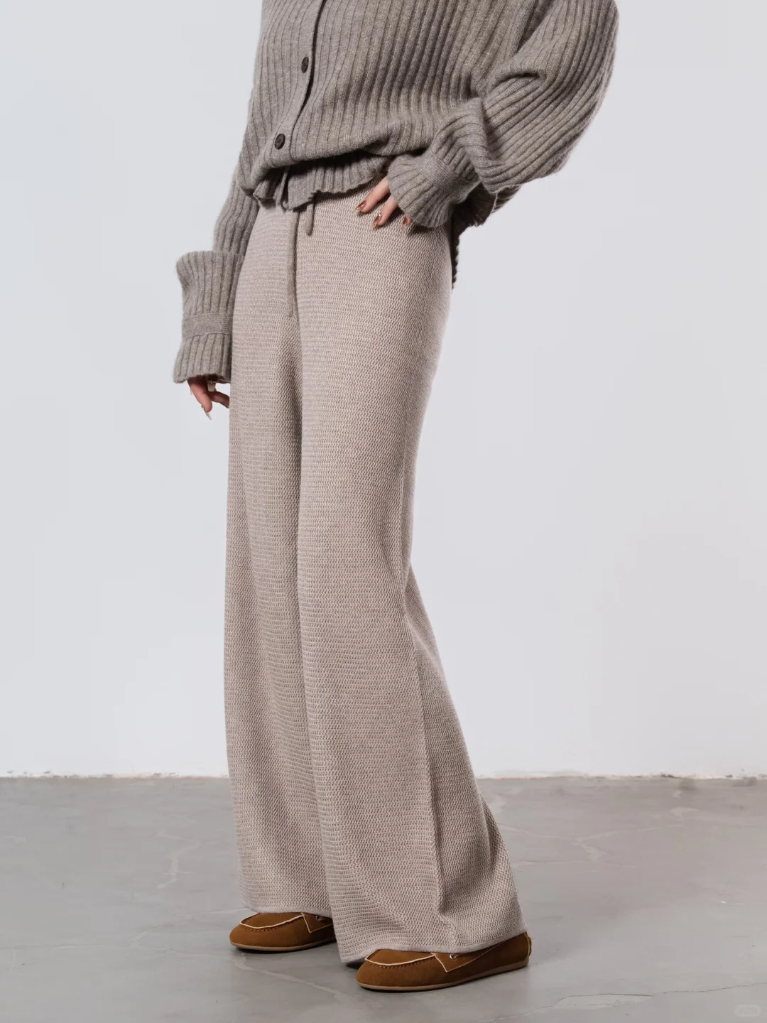 冬日低饱和度穿搭，这裤子，穿了脱不下来