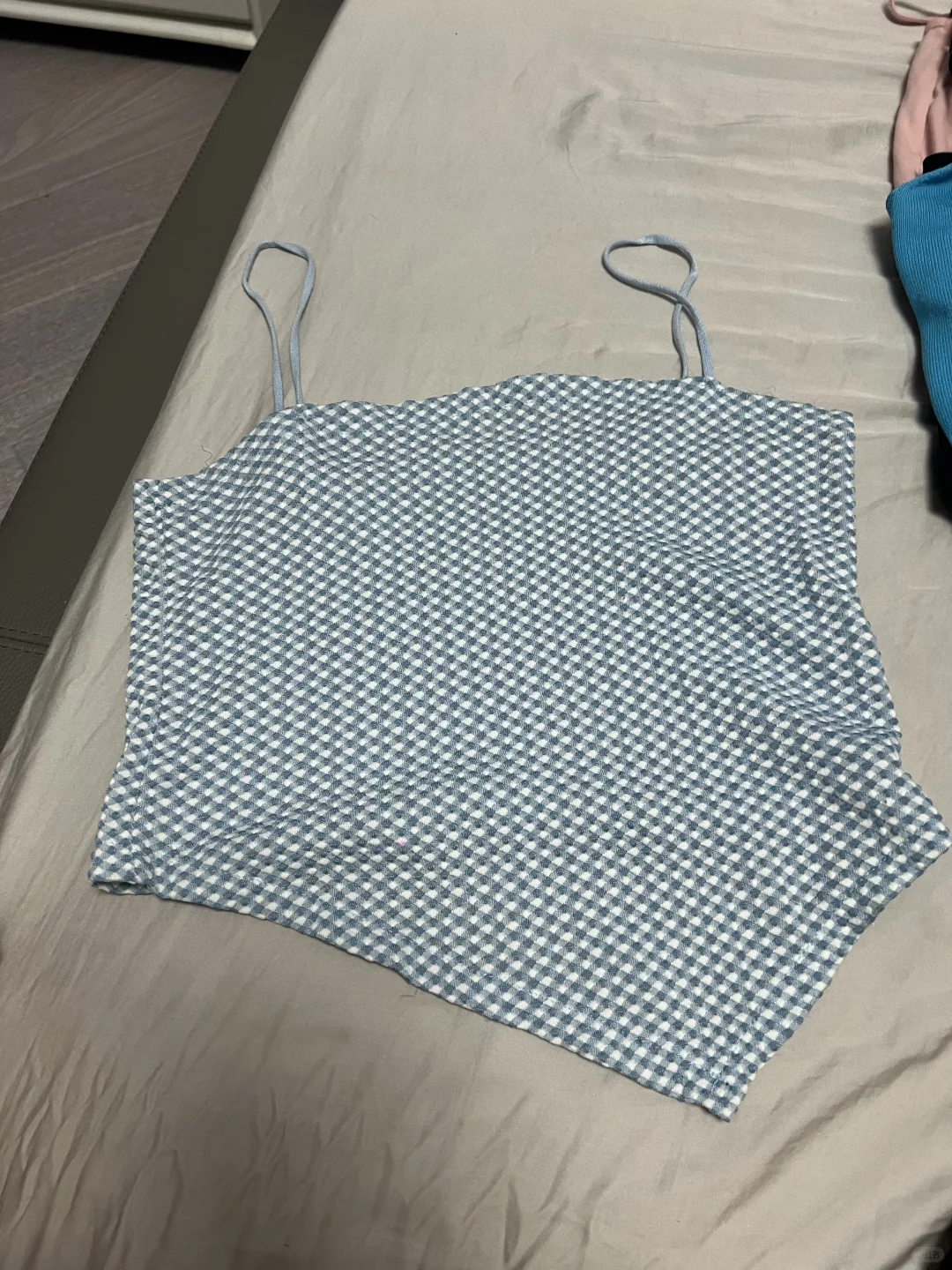 付邮免费送🆓小吊带各种衣服