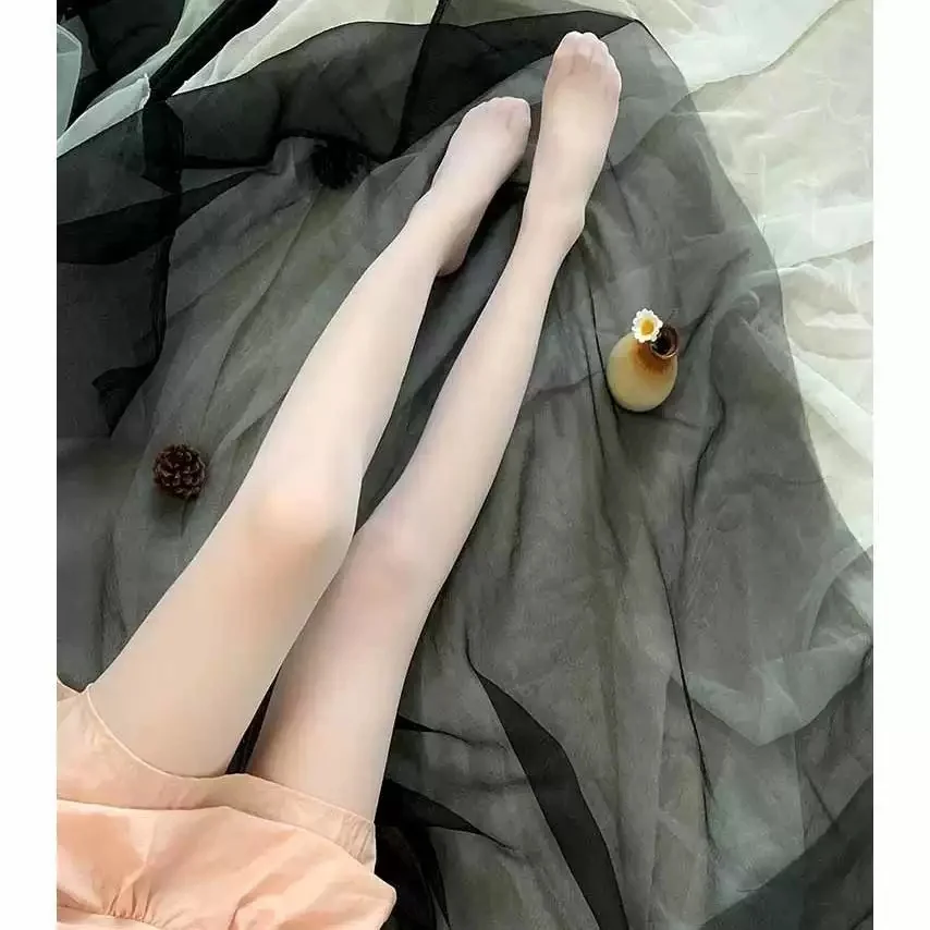 纯欲风必备！白色丝袜太香了🎀