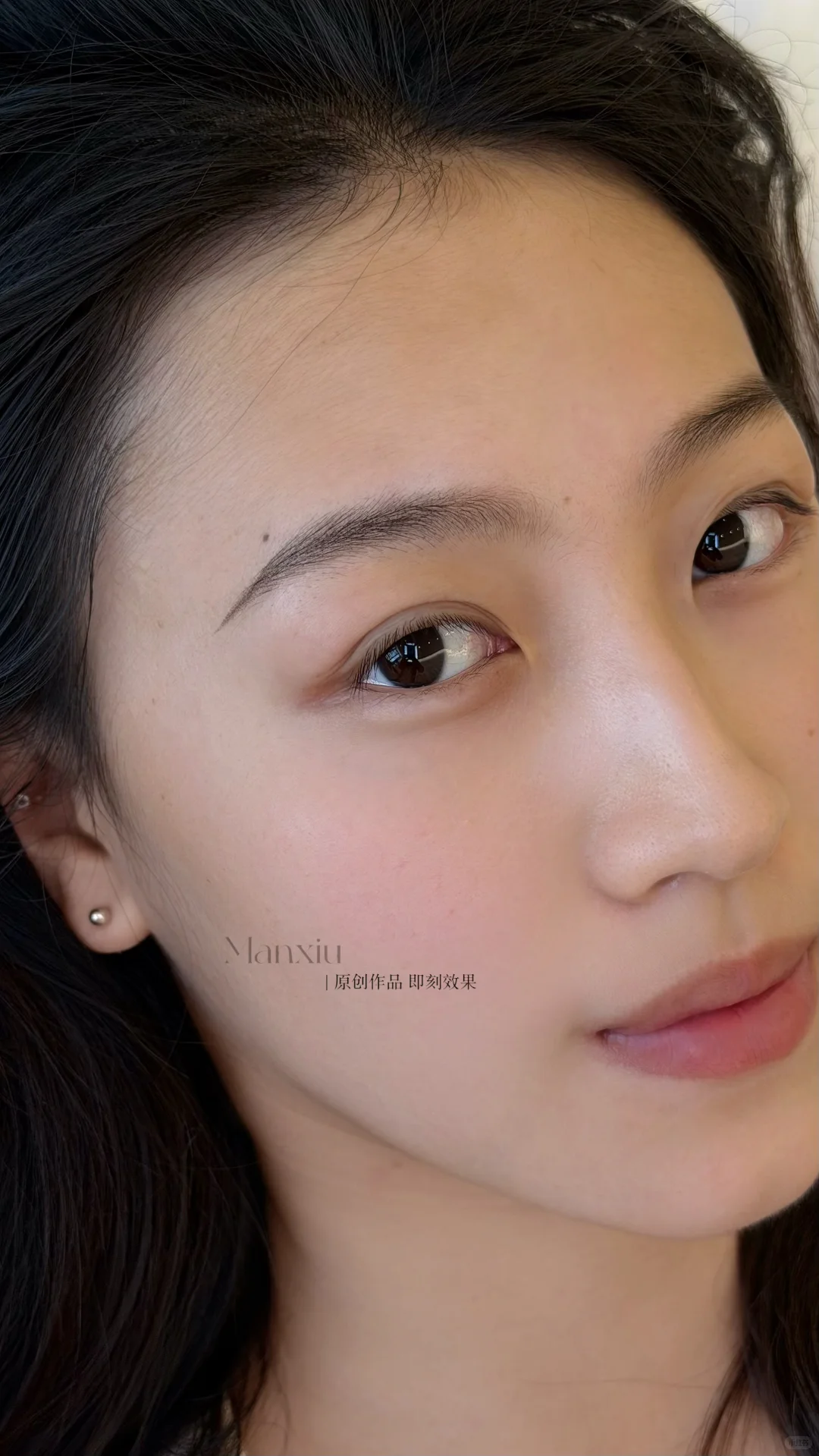 标准的瓜子脸顾客纹眉