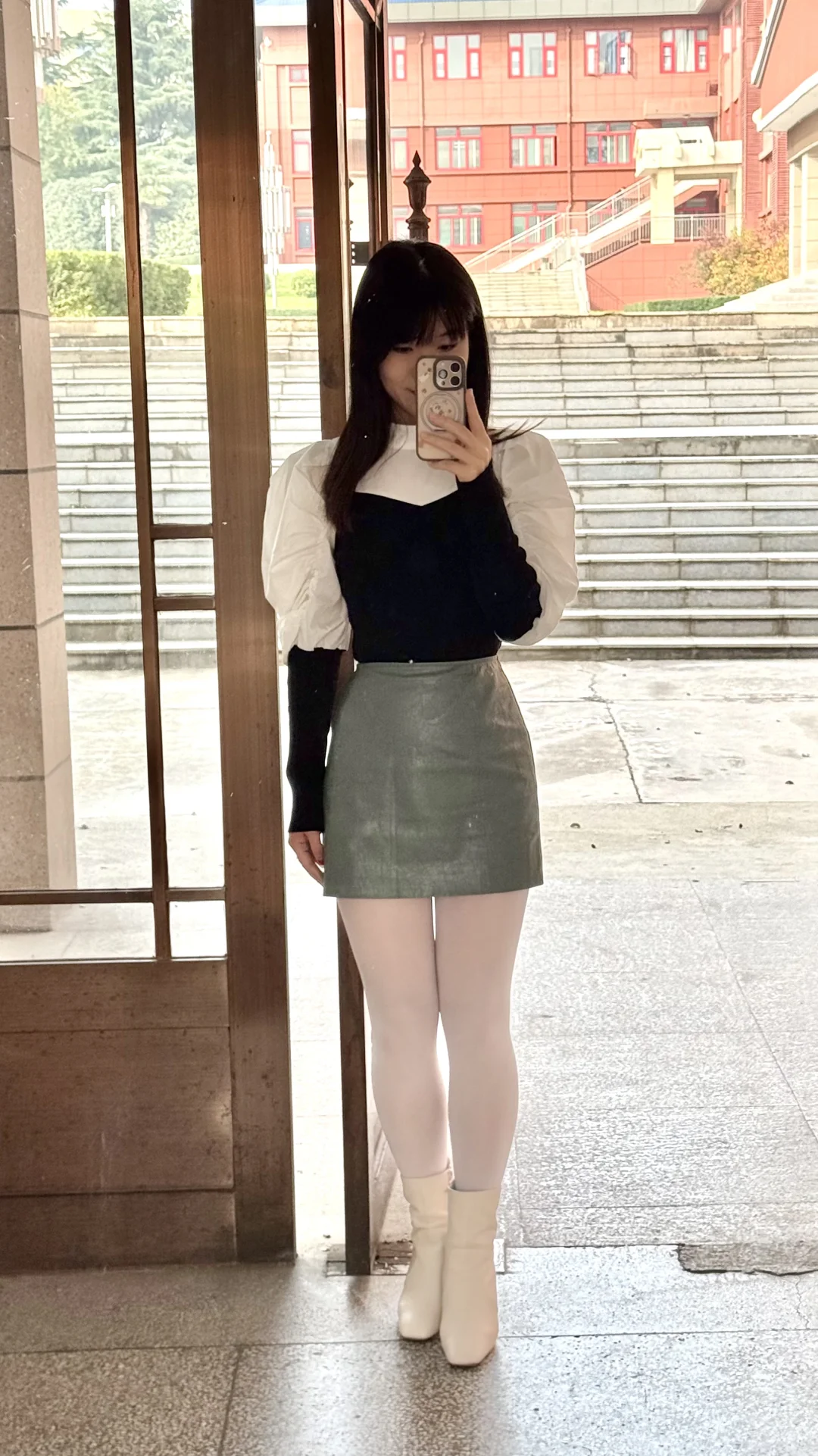 西安👩‍🏫｜今天尝试穿白丝🍼🥛🍶🤍💭