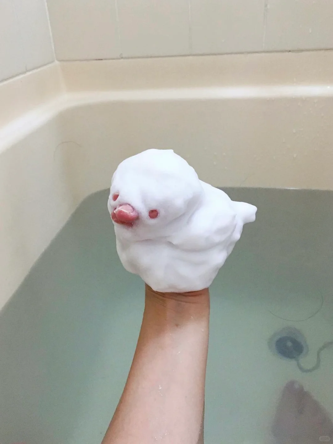 “这个艺术家简直在演我的精神状态”