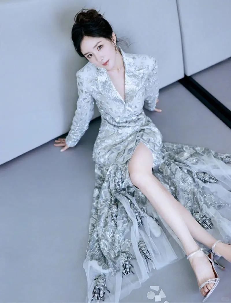 娇媚杨幂迷人微笑，风情万种，心跳加速