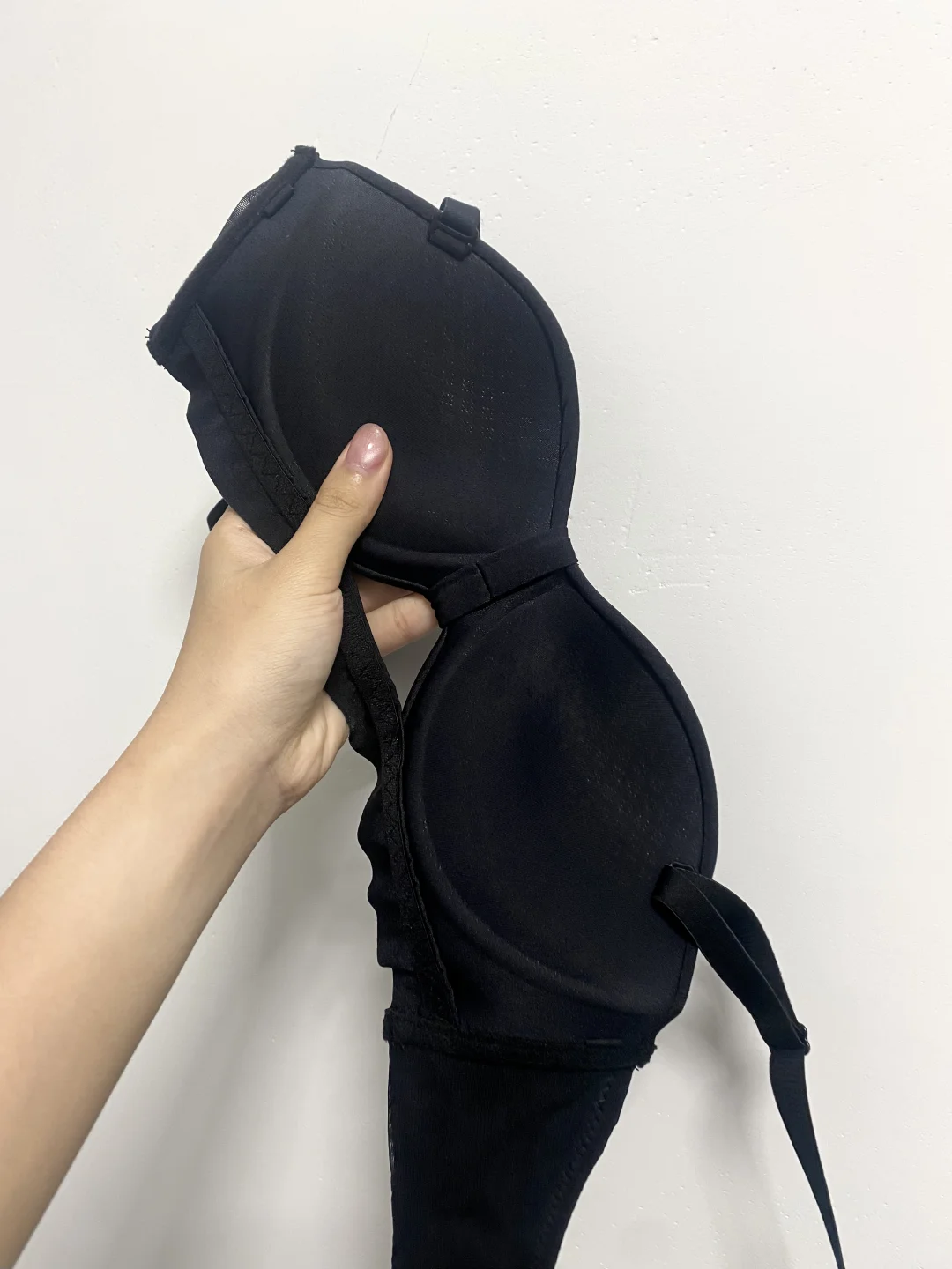 男朋友说只有他在才能穿聚拢内衣