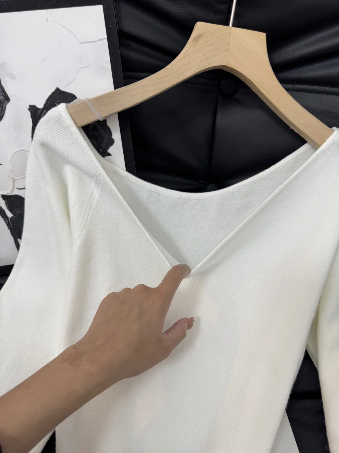 白月光斜肩好韩！软软糯糯版型质感真的好绝！