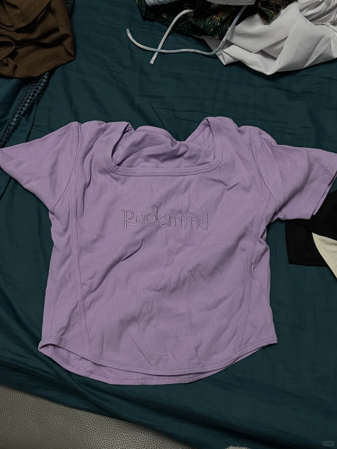 付邮免费送🆓小吊带各种衣服