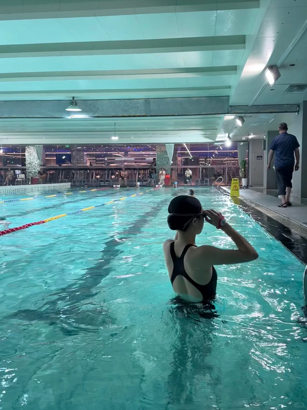 谁说室内游泳不能玩水？！💦