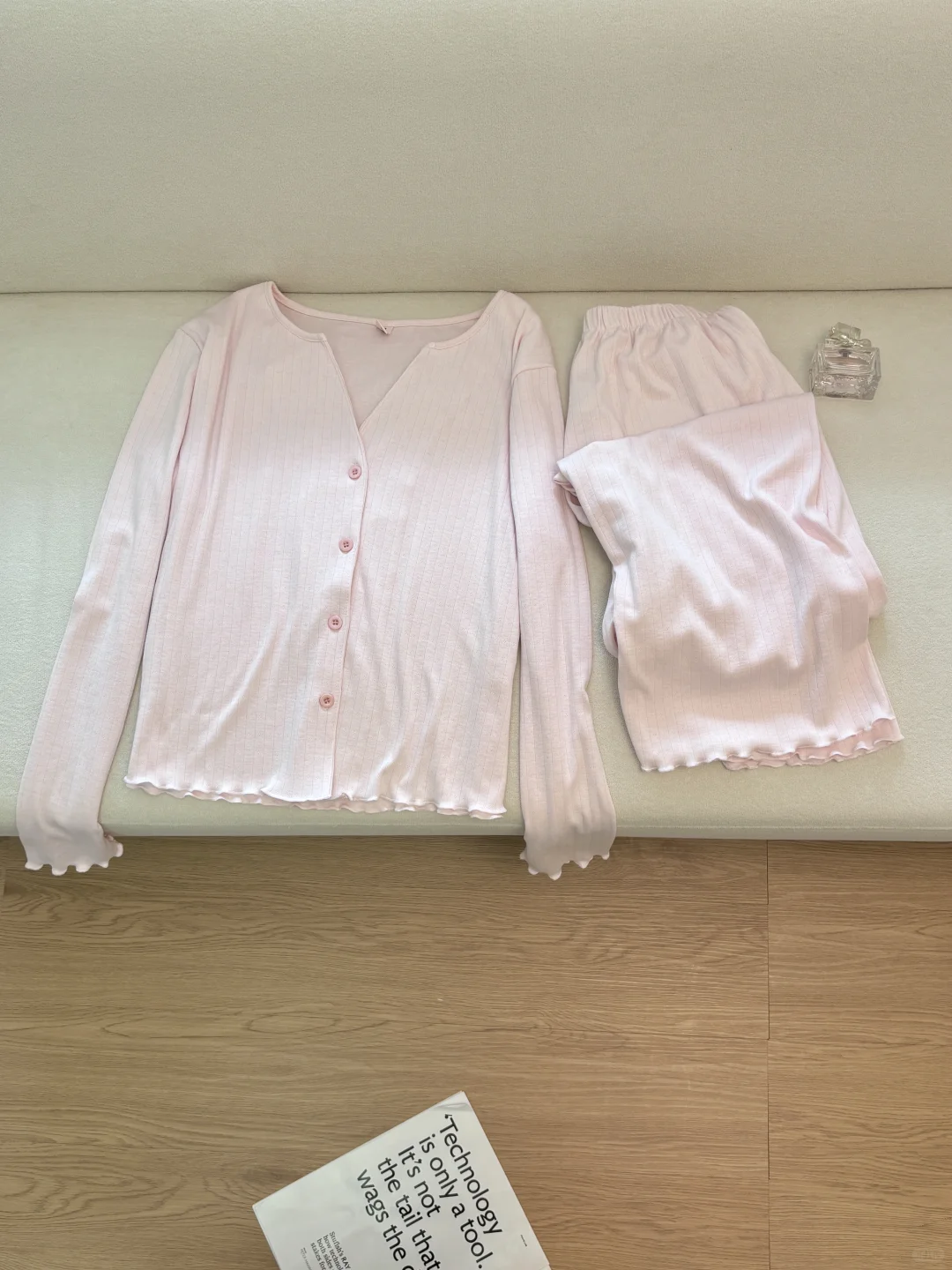 粉色新睡衣🩰好嫩好温柔啊～奶呼呼的太舒服