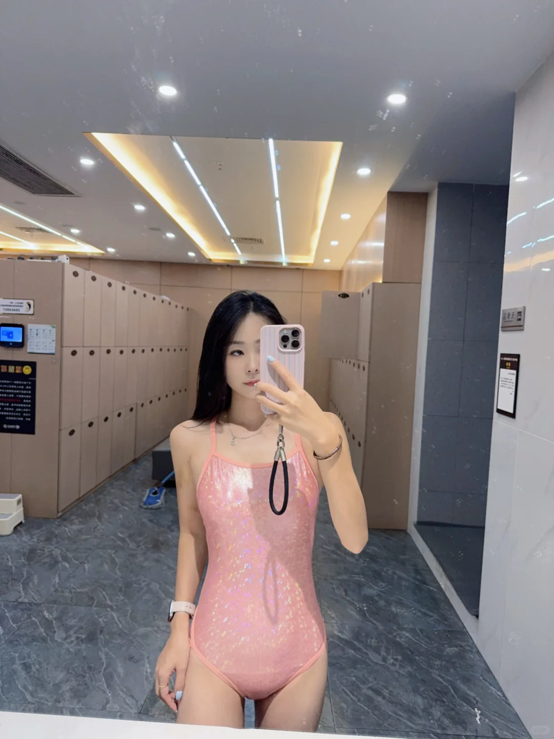 一起游泳吗🏊‍♂️我请你喝水呀