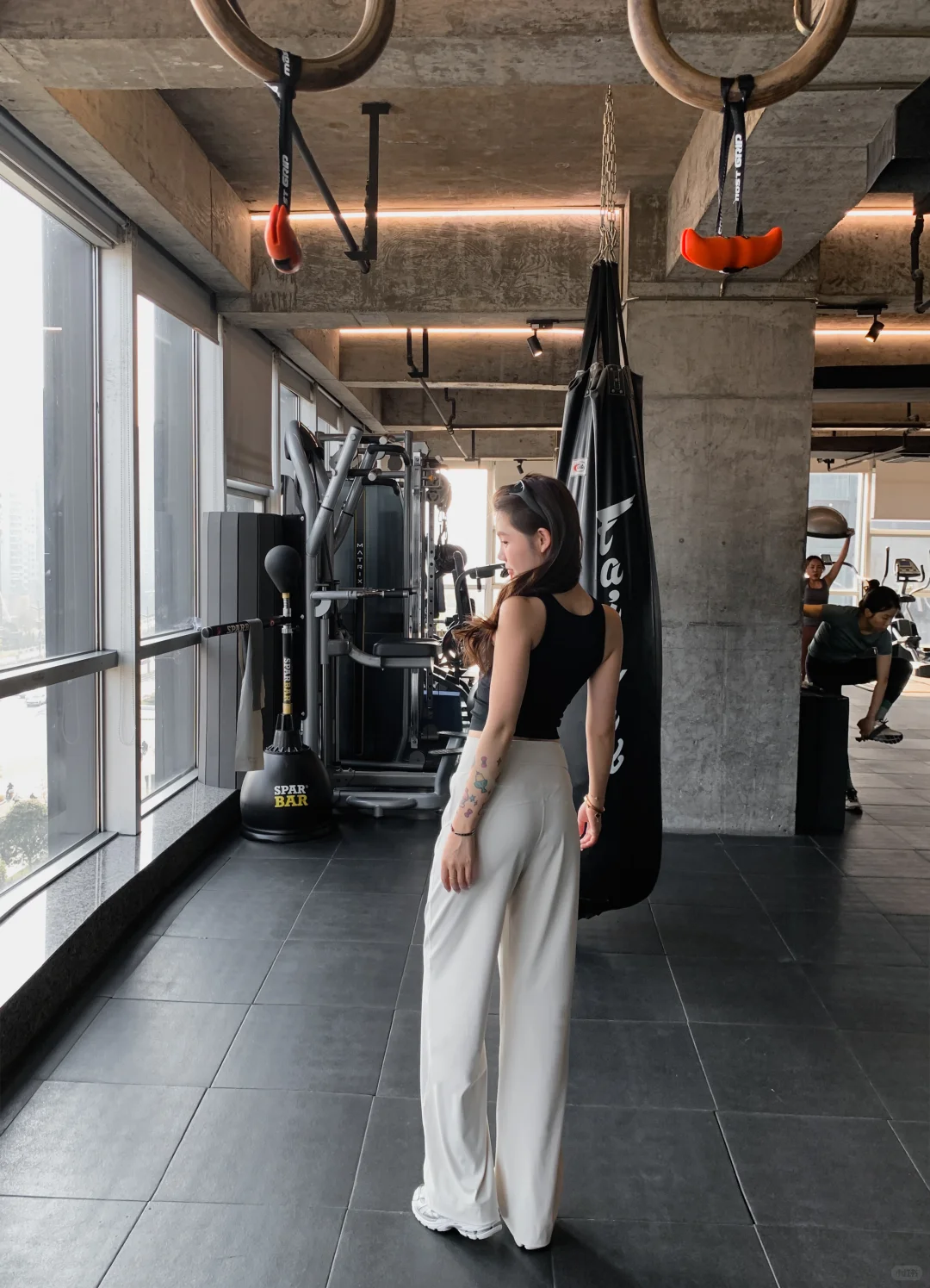 【梨形福音】这直筒裤把我粗腿藏得明明白白