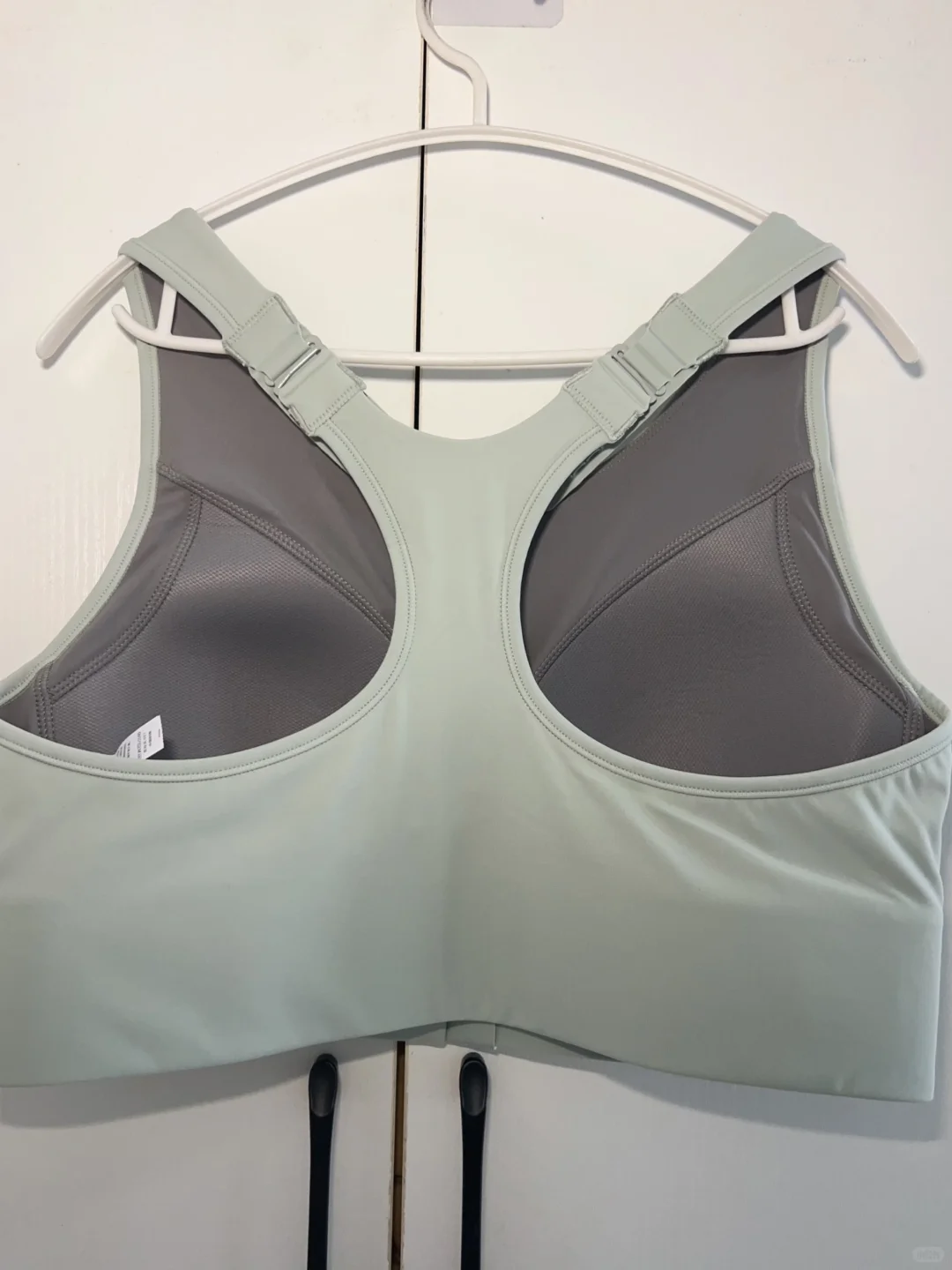 终于找到适合不磨肉的前拉链运动内衣啦😭