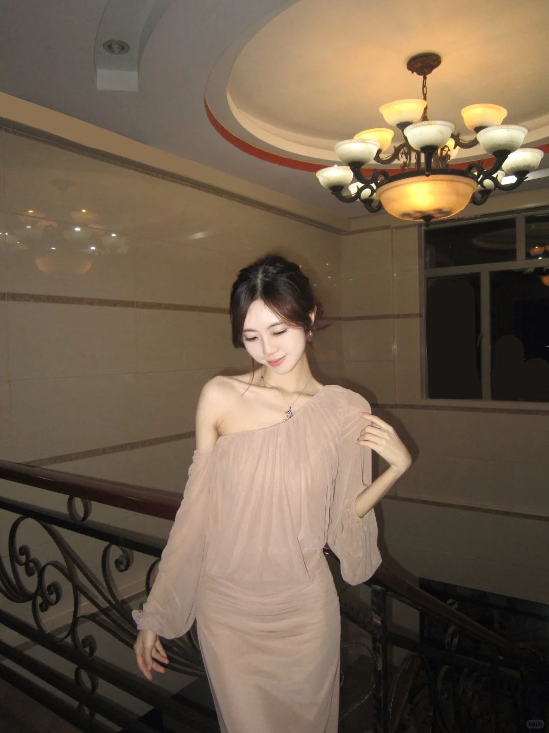 70➕的快乐！！美丽斜肩裙你有点东西