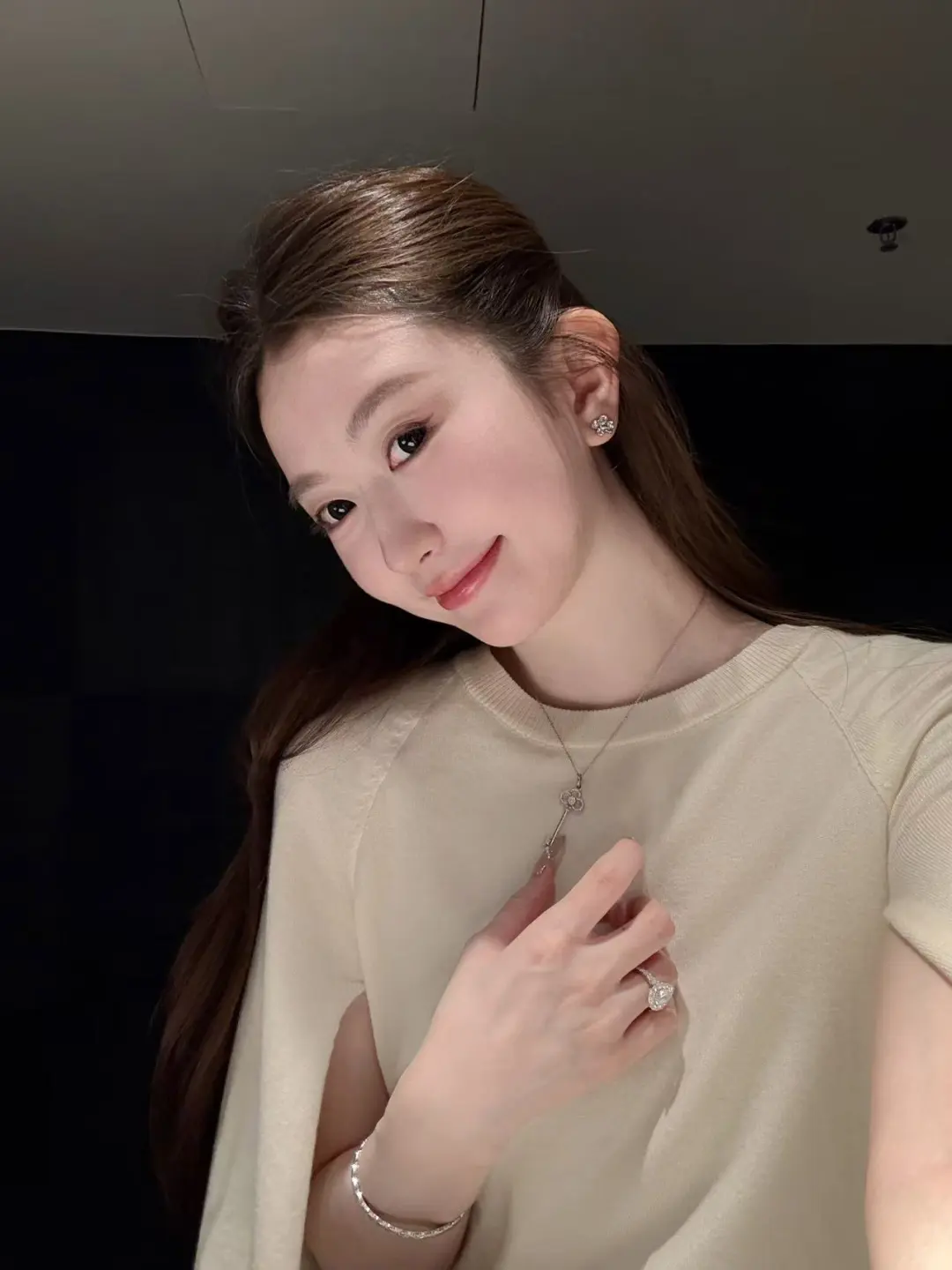 温柔老钱针织🦢素的很贵贵感~