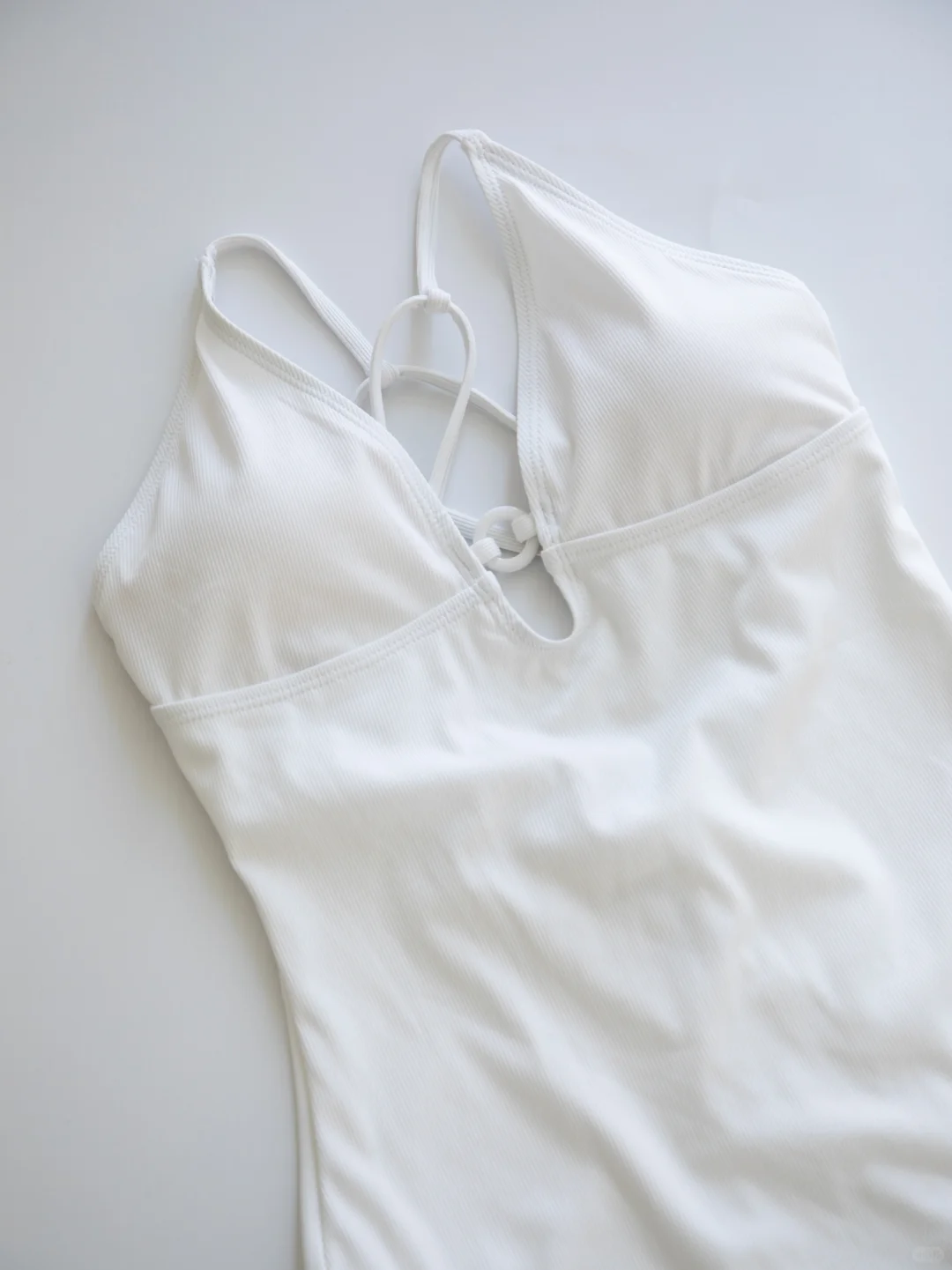 真的有被这泳衣美到！～～～～