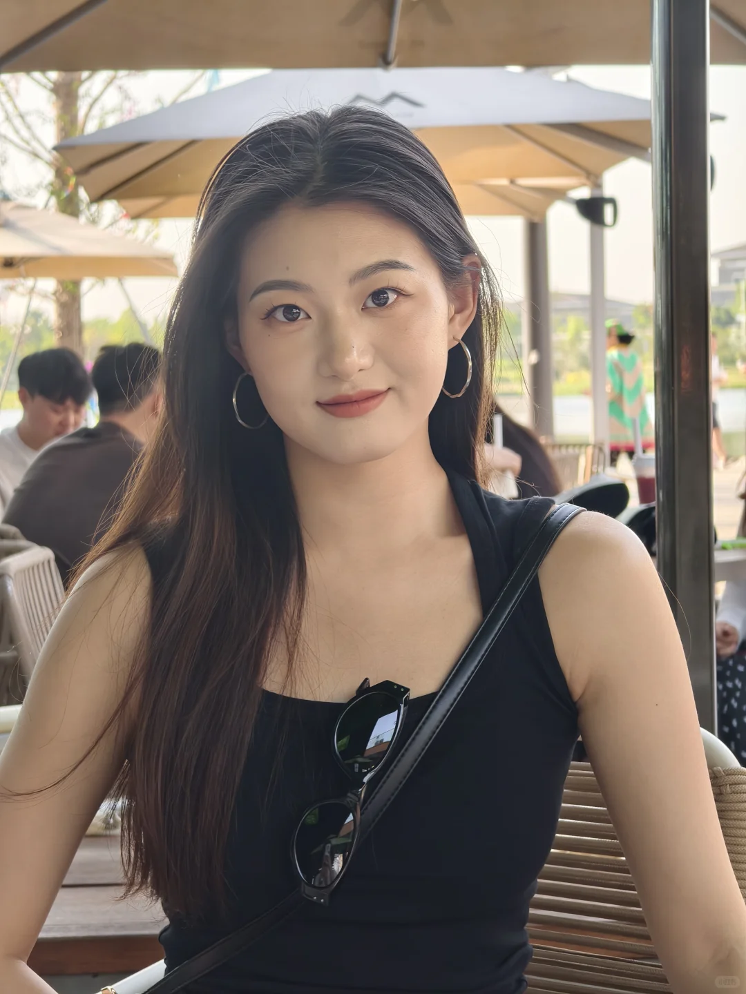 方圆脸 | 坚持戒糖+去颈纹一年，美貌已显化