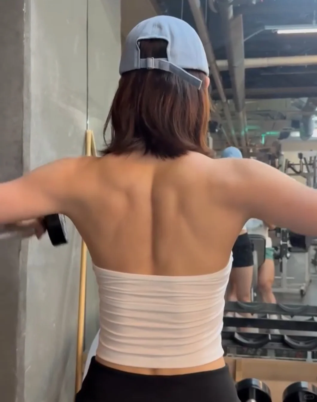 练了两个月的背有效果么