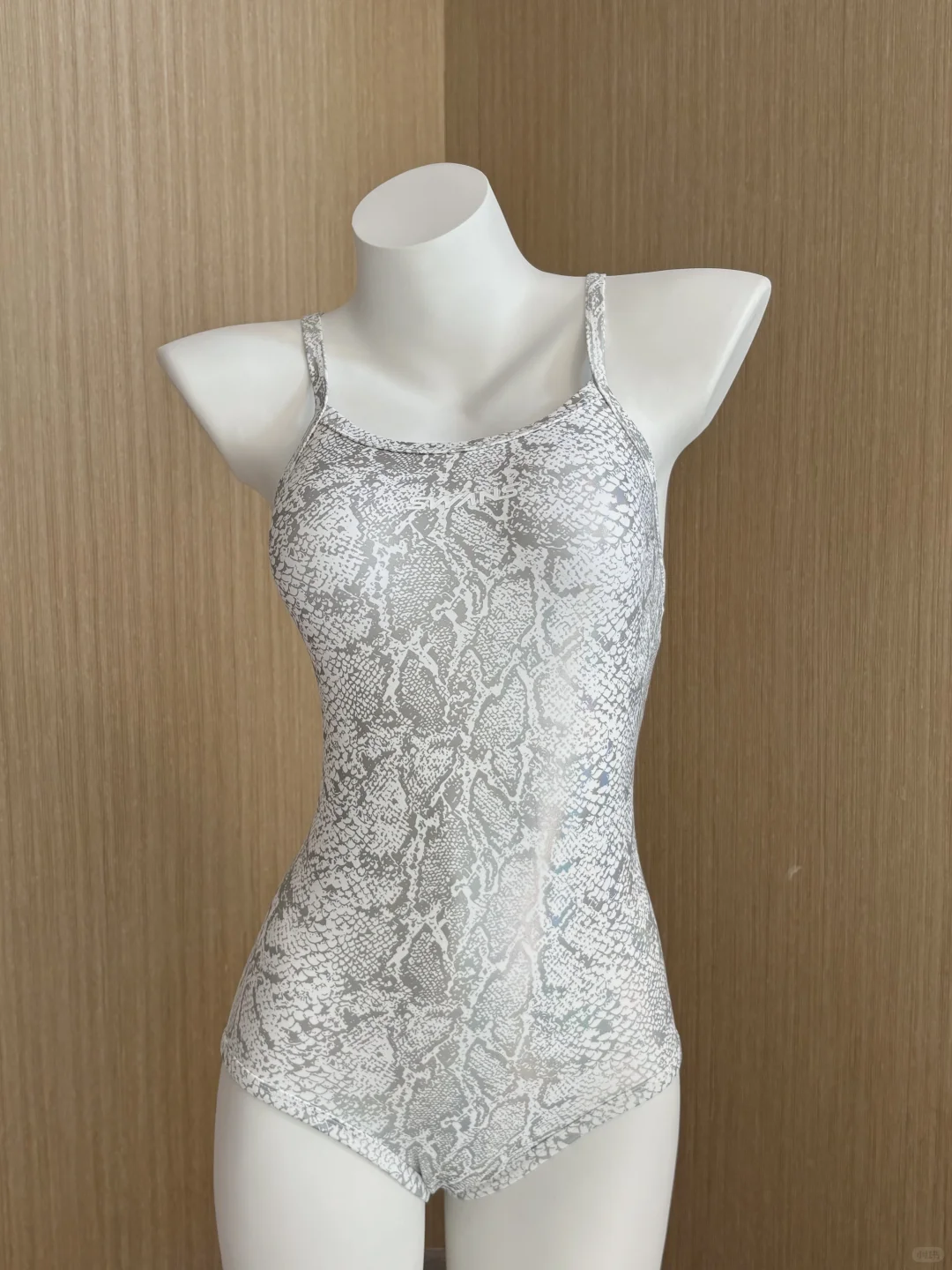 白蟒上身，清冷感杀疯了🤍