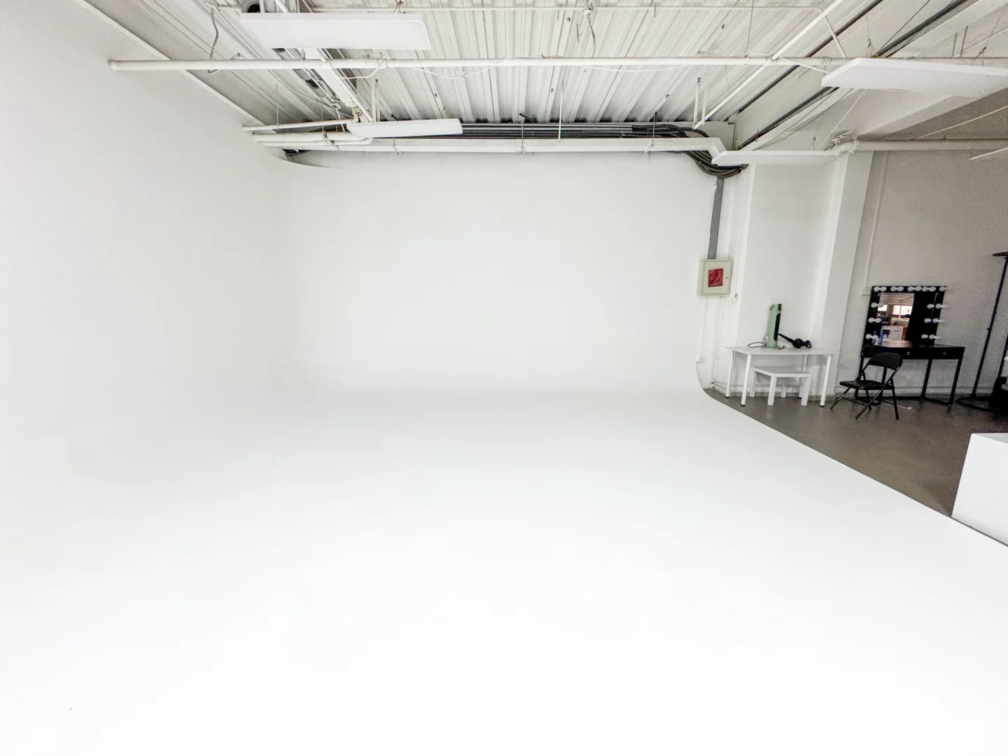 摄影棚找互勉模特创作啦