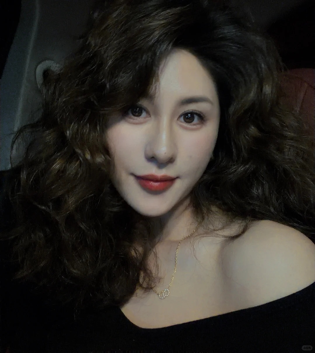 大卷发 港风靓女一招拿下