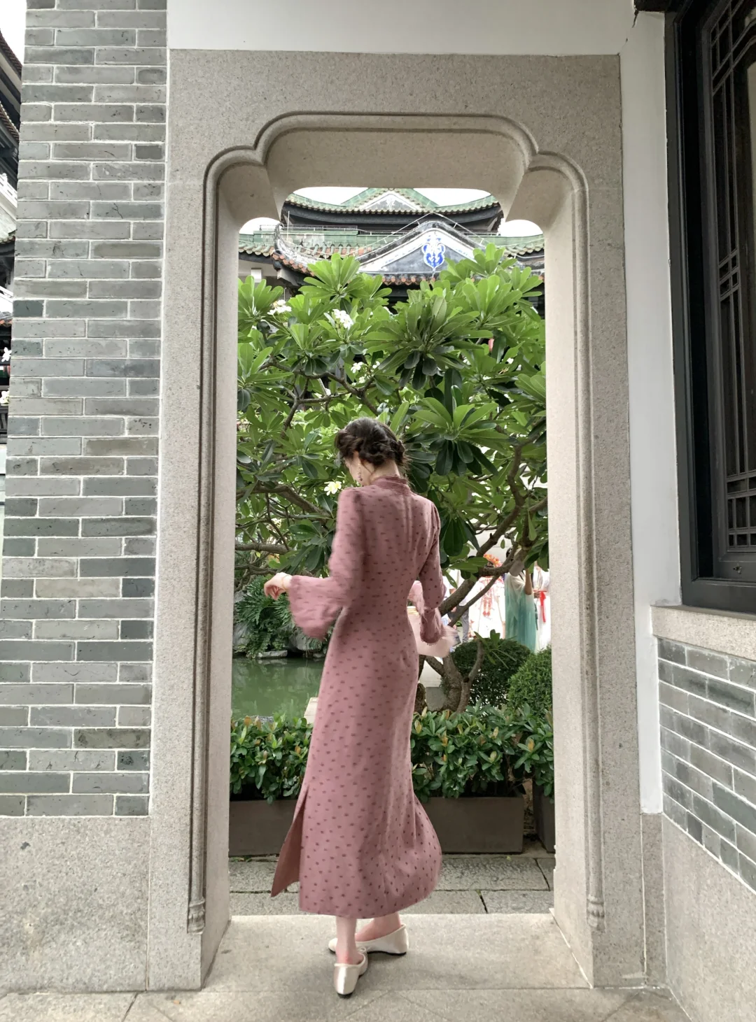 姐妹们！谁懂这种明媚大方的新中式旗袍啊❗️