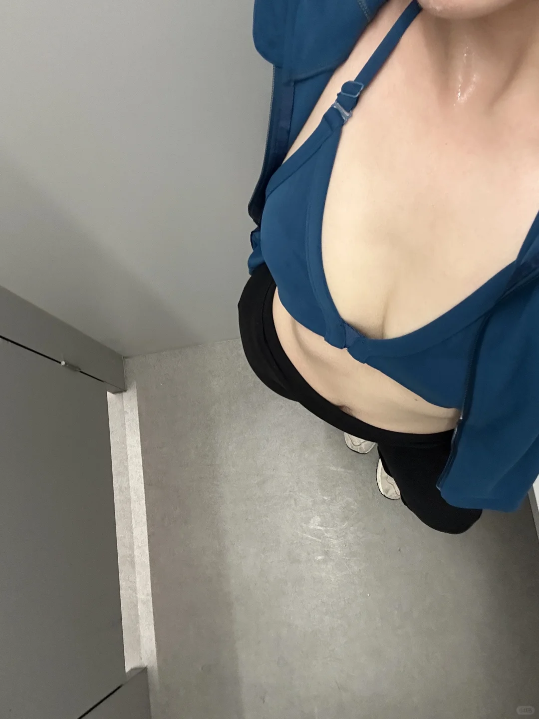 除了漂亮一无是处的运动bra