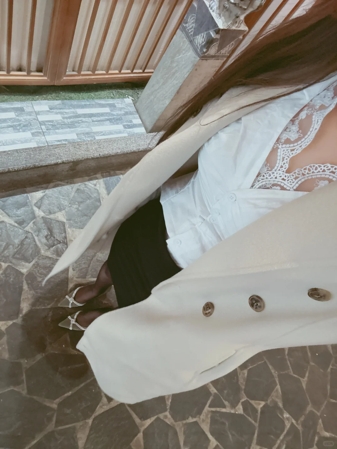 白衬衫包臀裙是真显身材