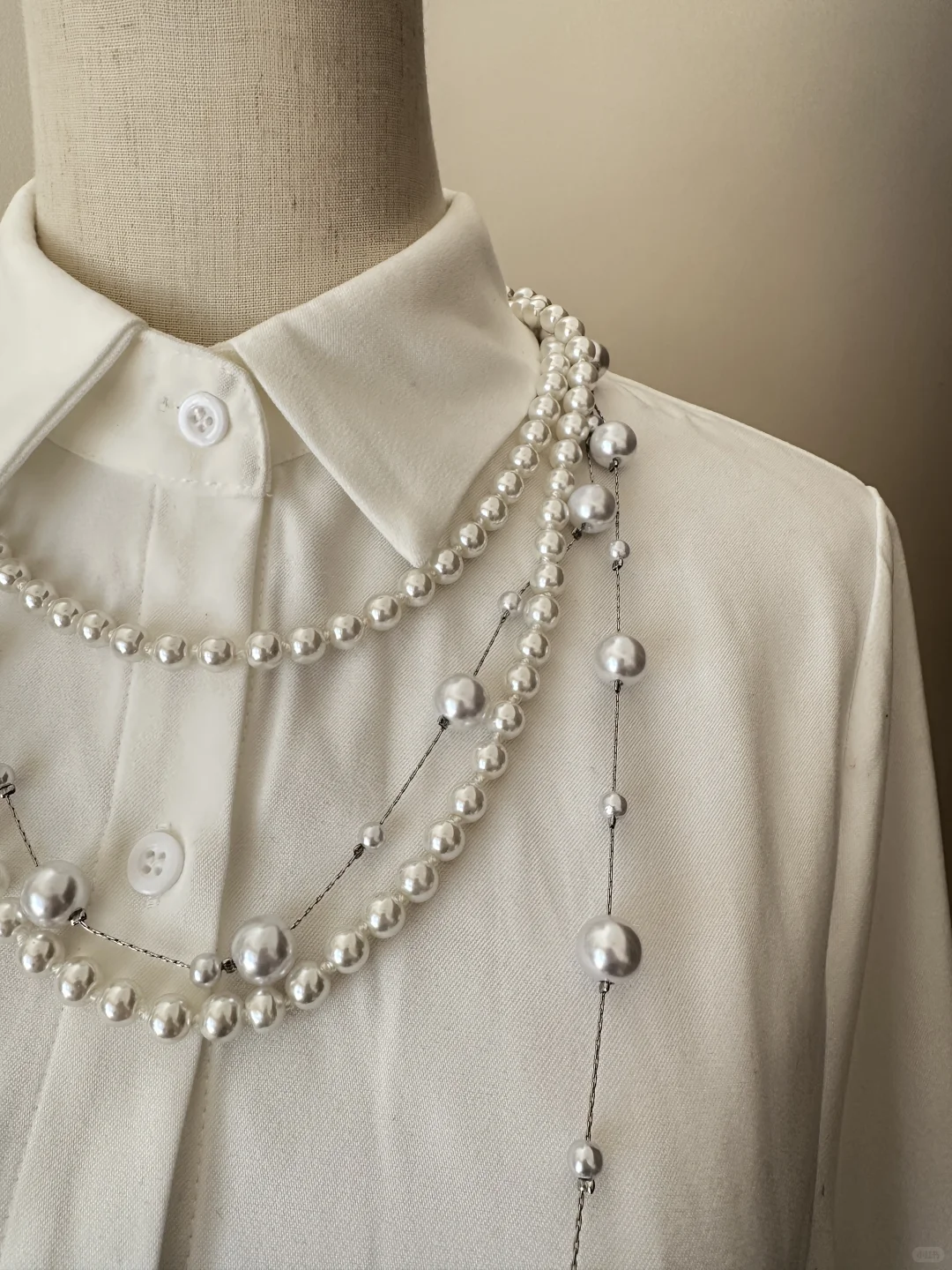 敢实况无修的白衬衫，搭配ZARA裙子不要泰美