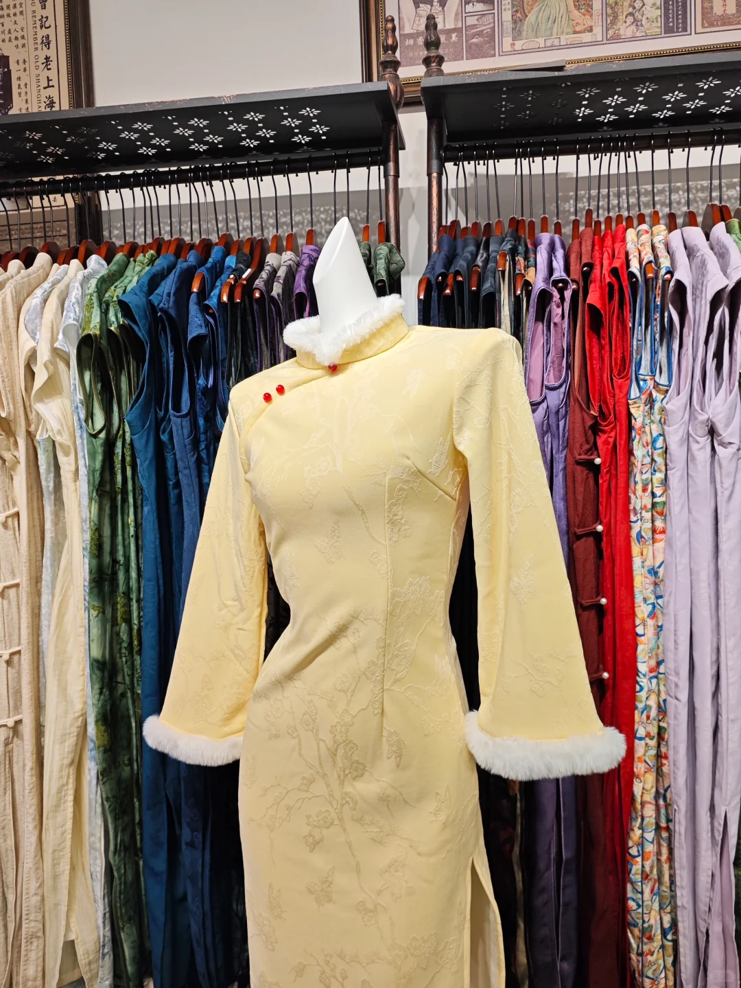 南昌八一广场旗袍百元)买了三件！开心