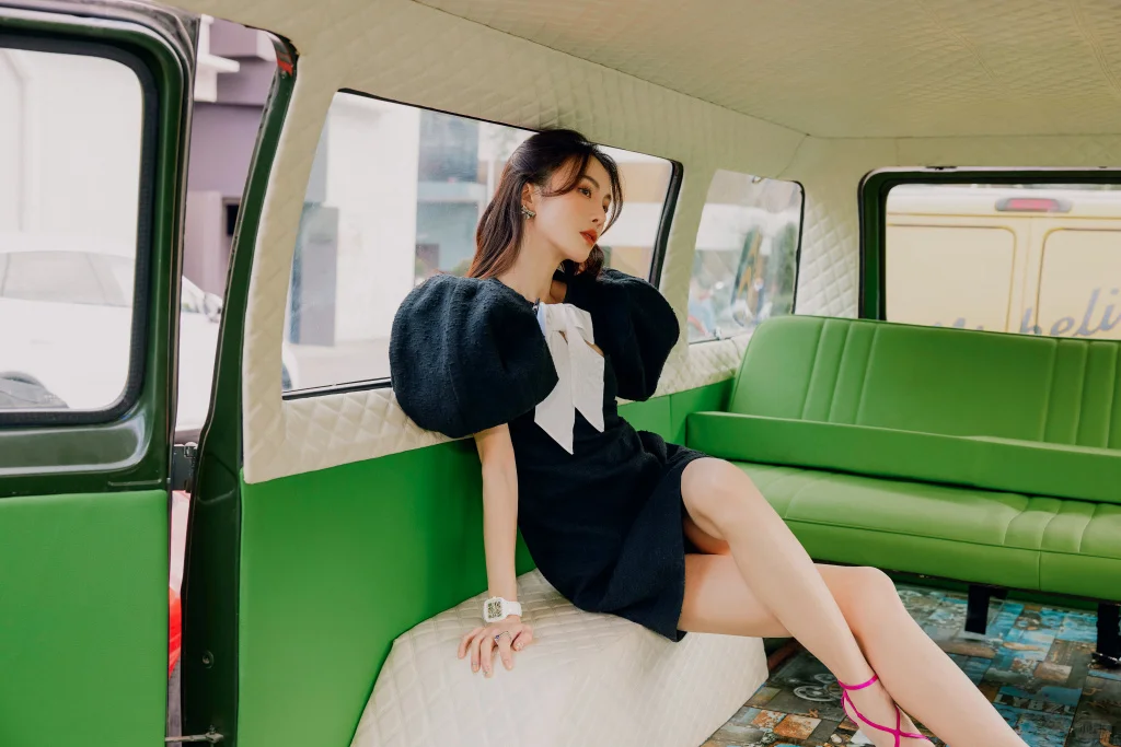 金晨美腿大赏！就整个被美呆住