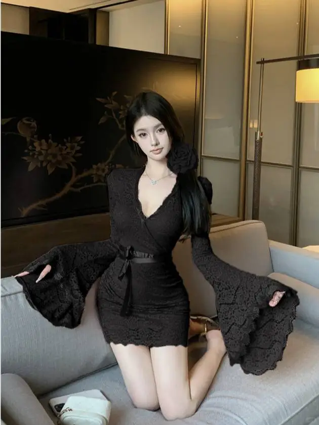 温柔女人香法式浪漫显瘦气质连衣裙，秋冬氛围感拉满！