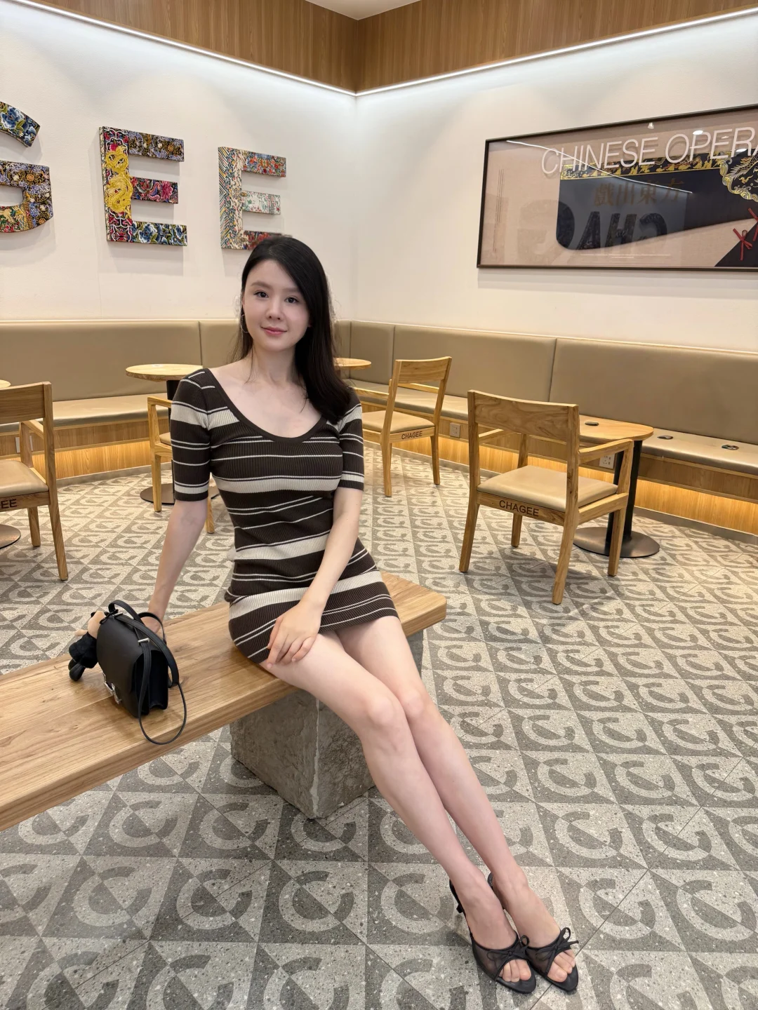 美女感很强的一条连衣裙｜包臀裙穿搭