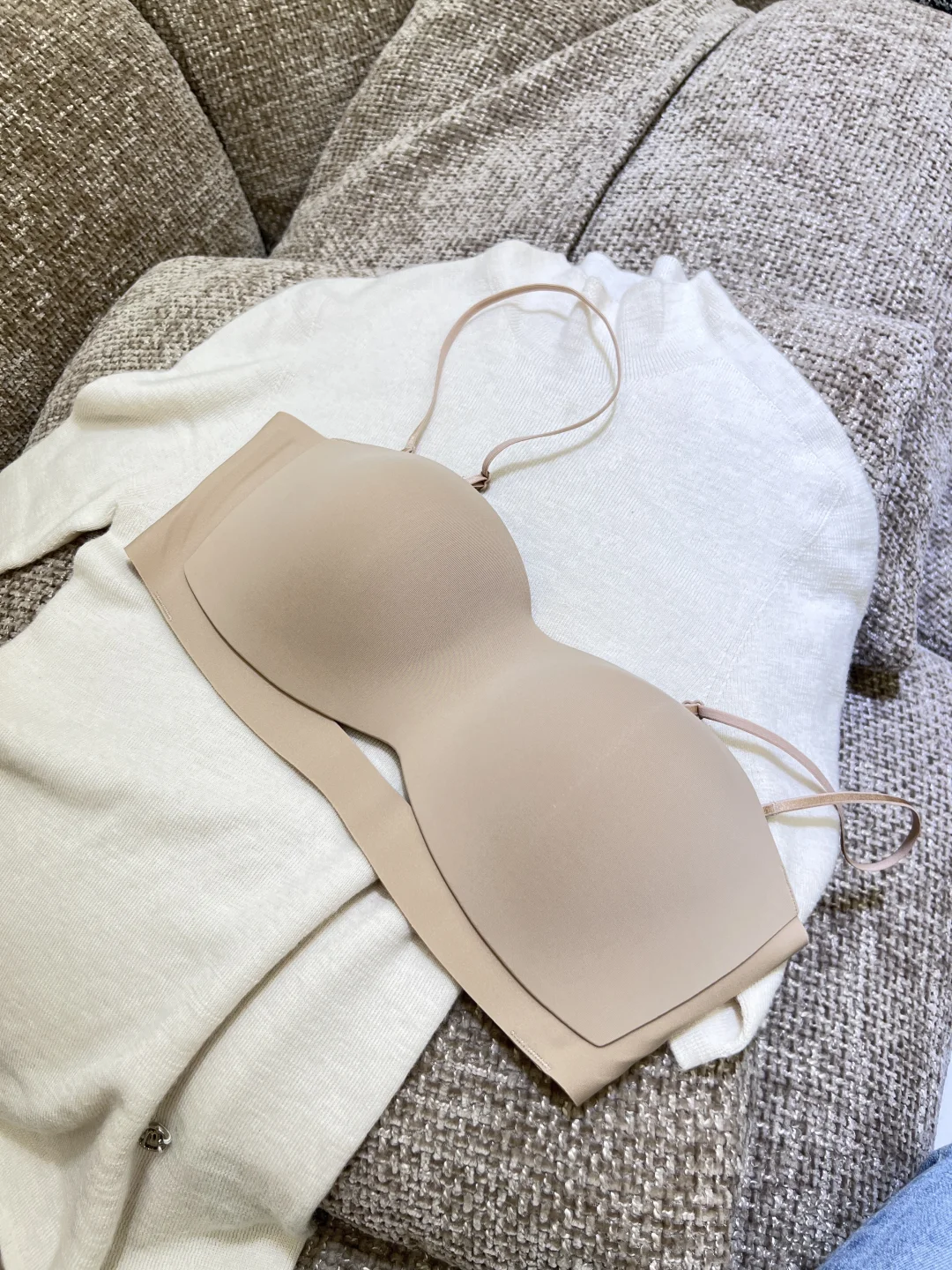 黄一白的天菜粉底液内衣我找到了！