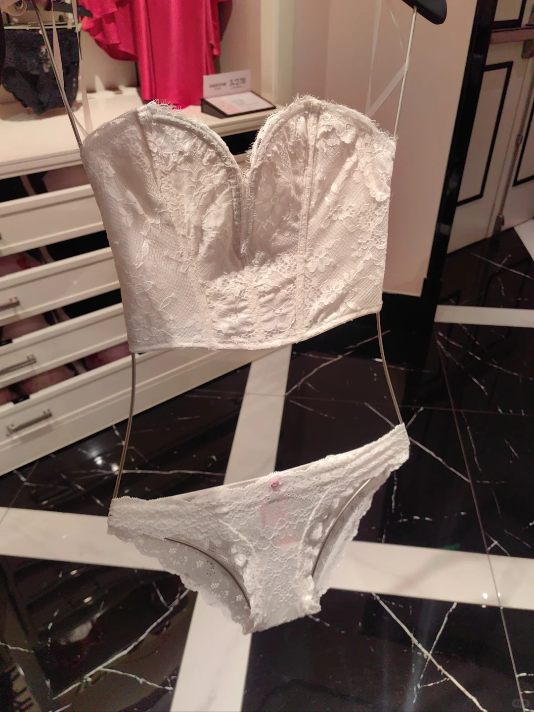 手机拍不出这件胸衣十分一的美貌