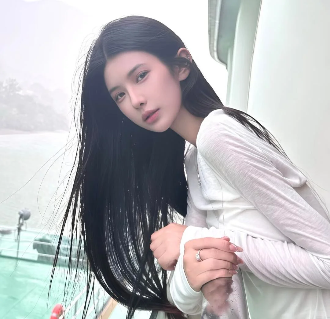 她不属于你的时候最迷人．