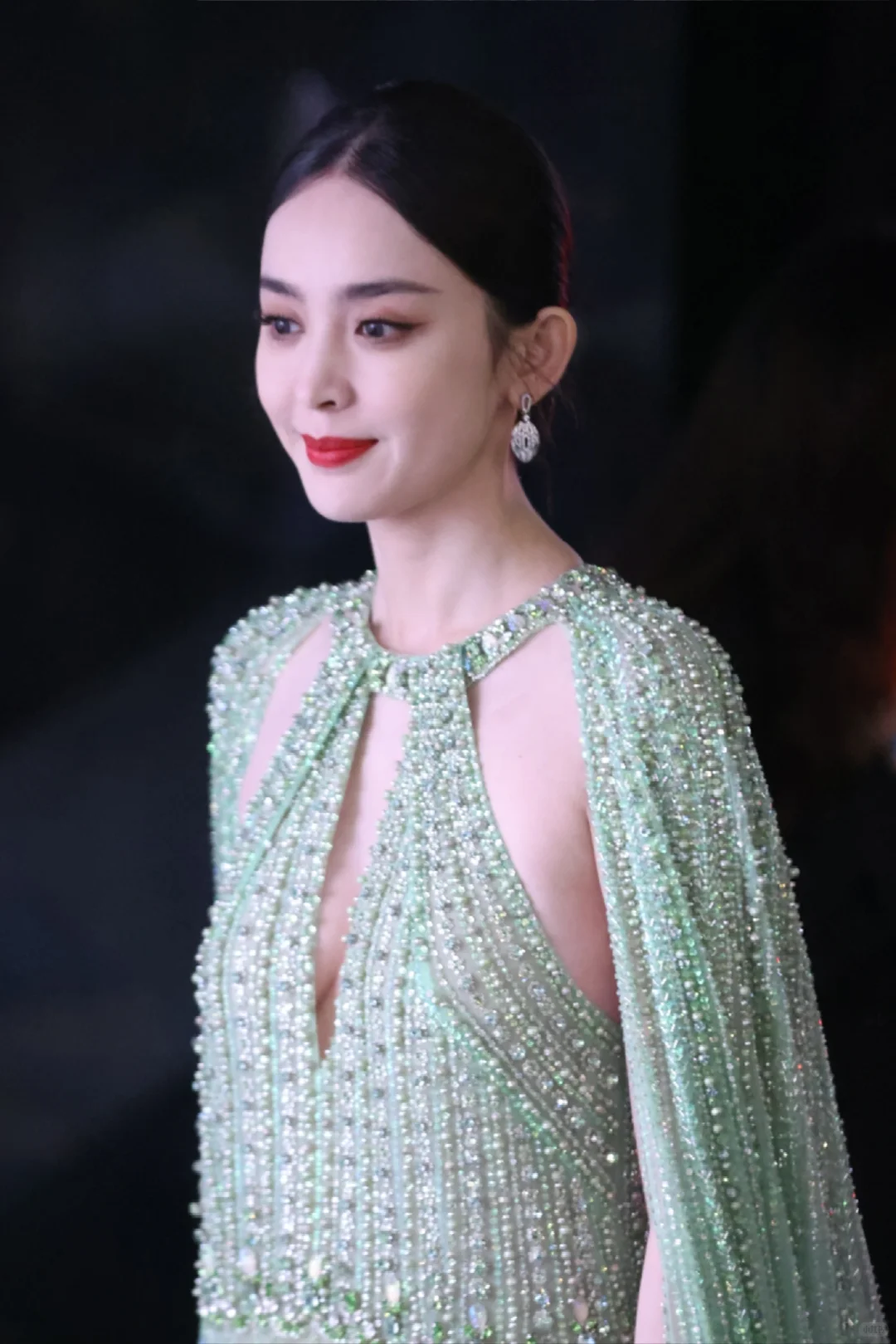 古力娜扎｜生图像翡翠天鹅！颈线太美🦢