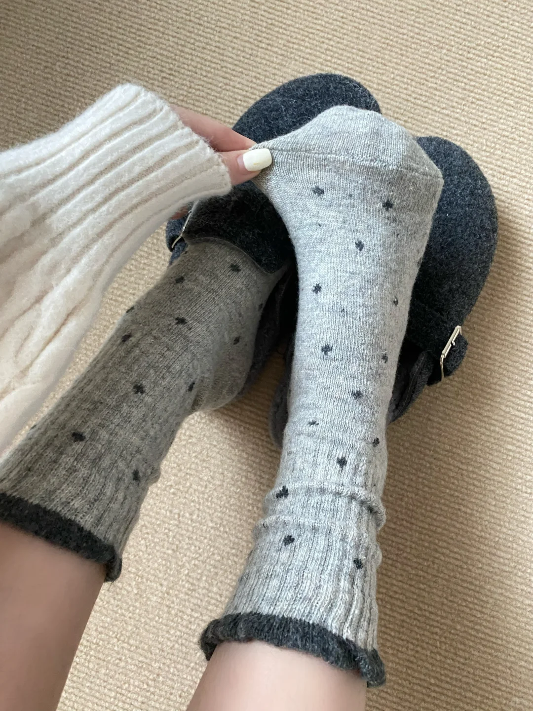 好温柔的波点羊毛袜！秋冬氛围感拉满！