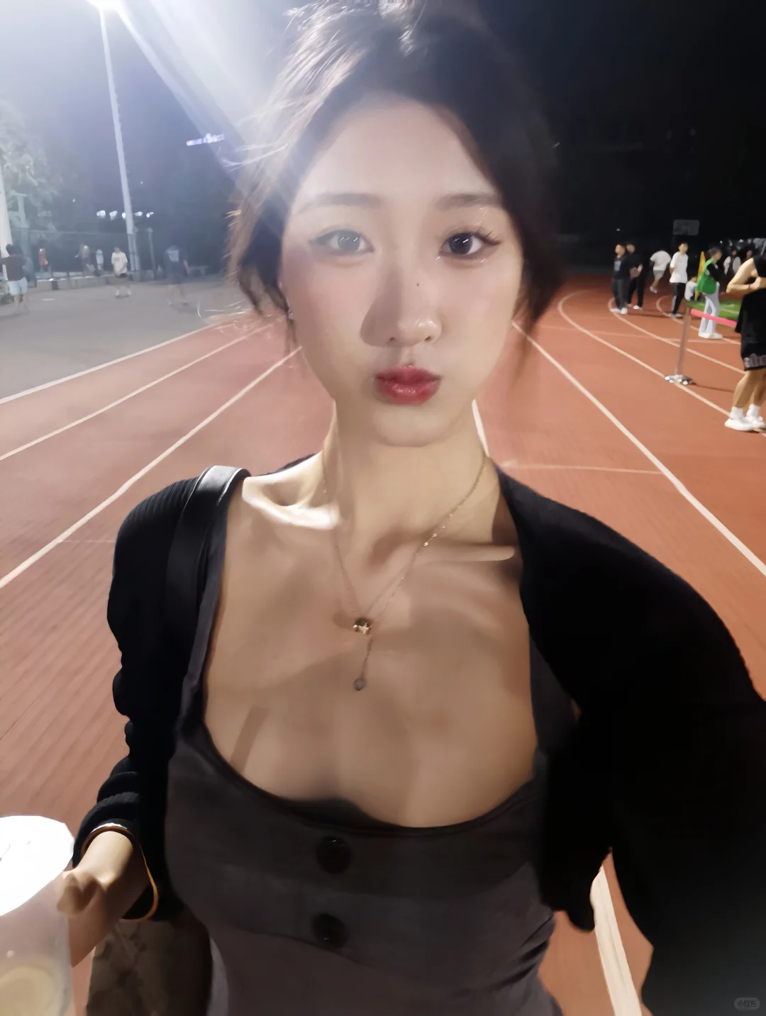 操场真的太出片啦！｜这套衣服拍了多少张照片