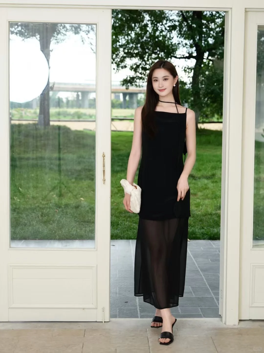 气质小姐姐的夏日浪漫穿搭