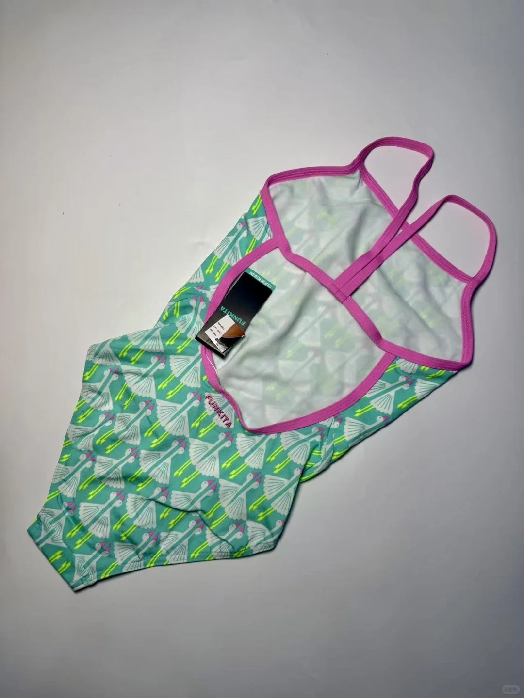 这件泳衣真的太少女了～～～