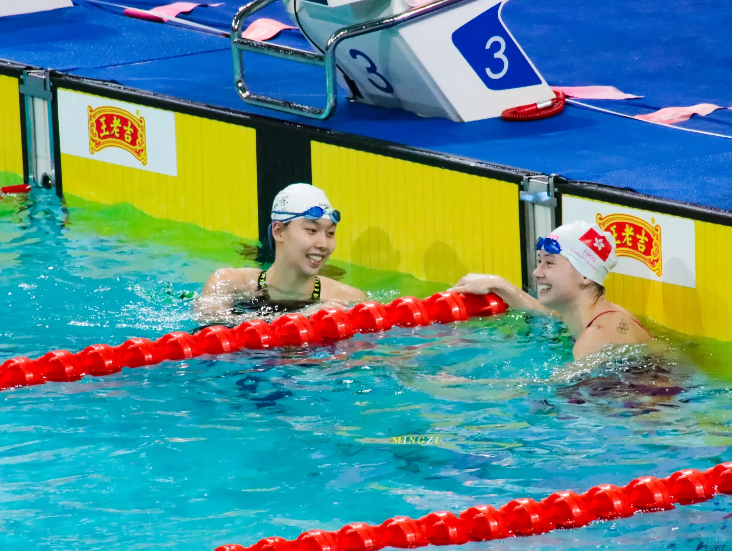 祝福两位游得很快的女嘉宾牵手成功😊