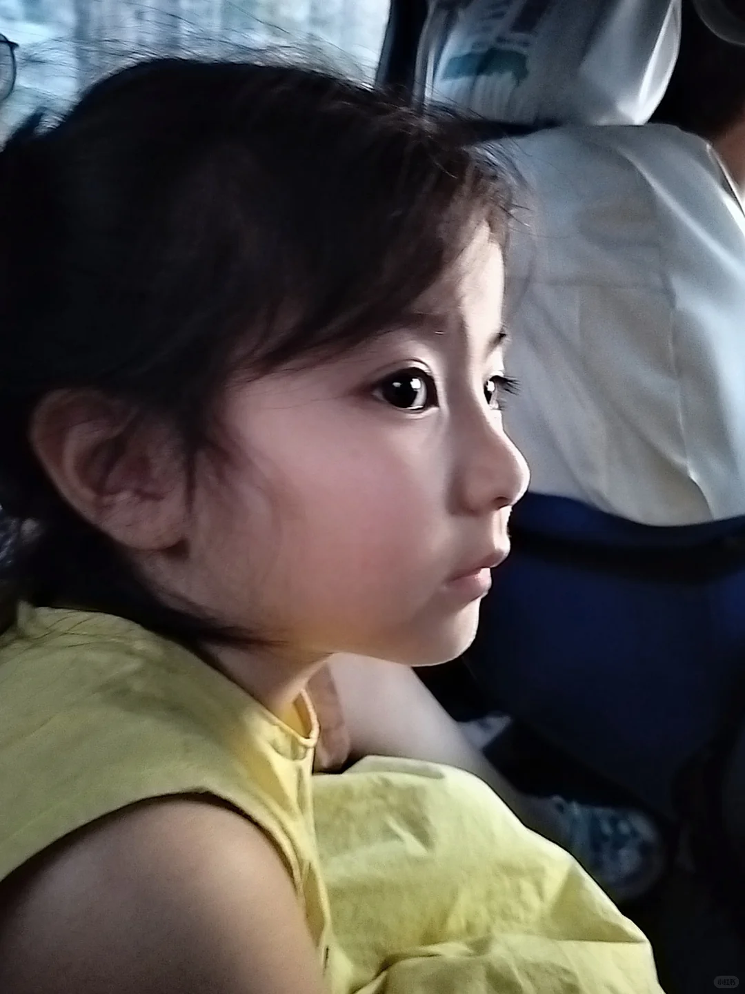 这优越的轮廓线