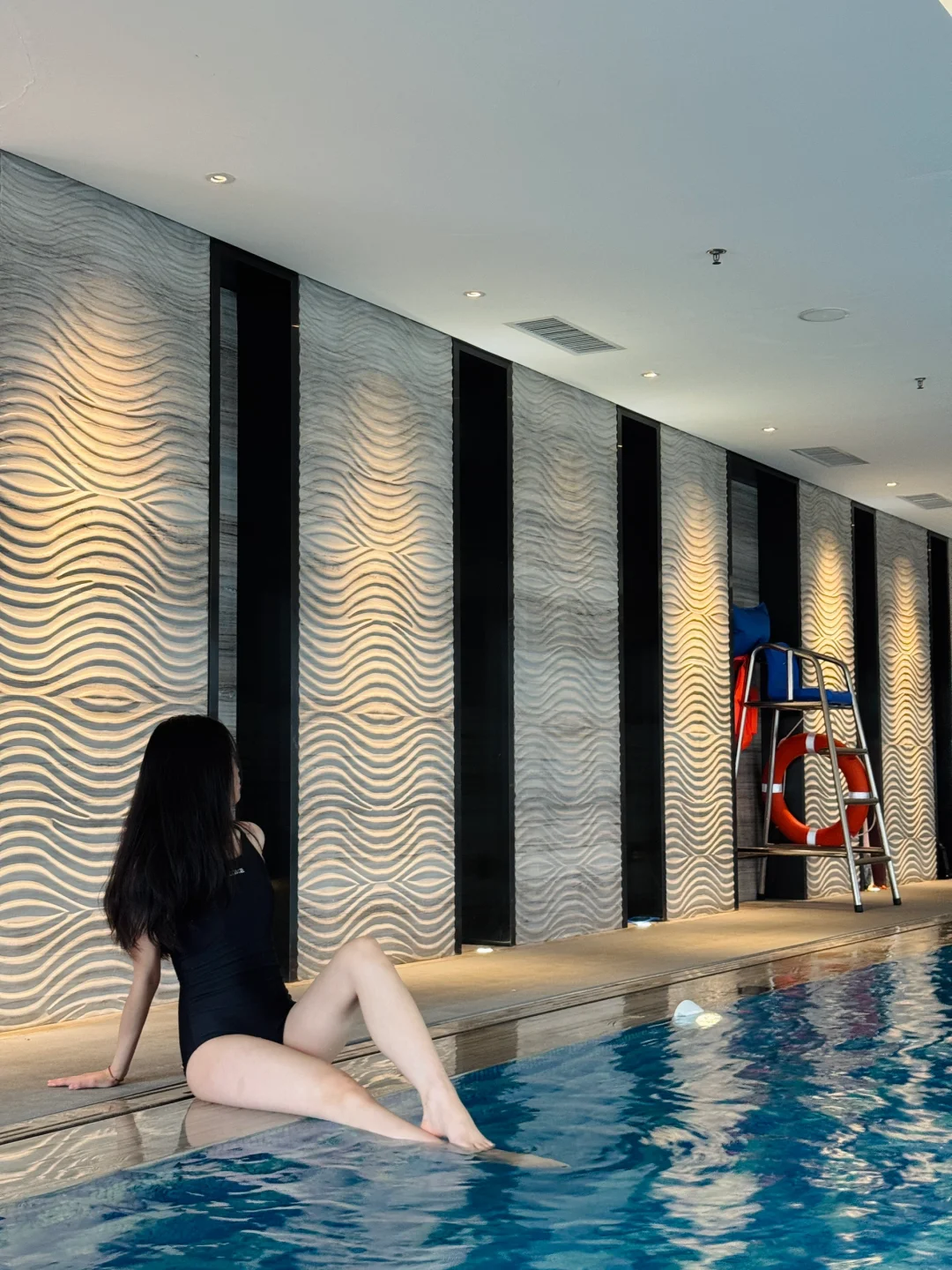 高新游泳女教练🏊