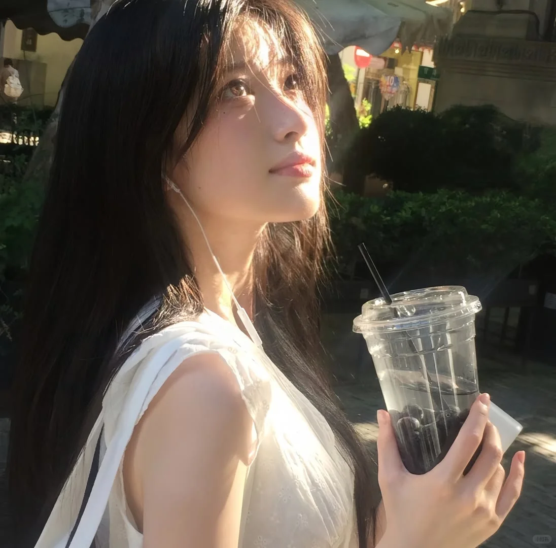 她不属于你的时候最迷人．