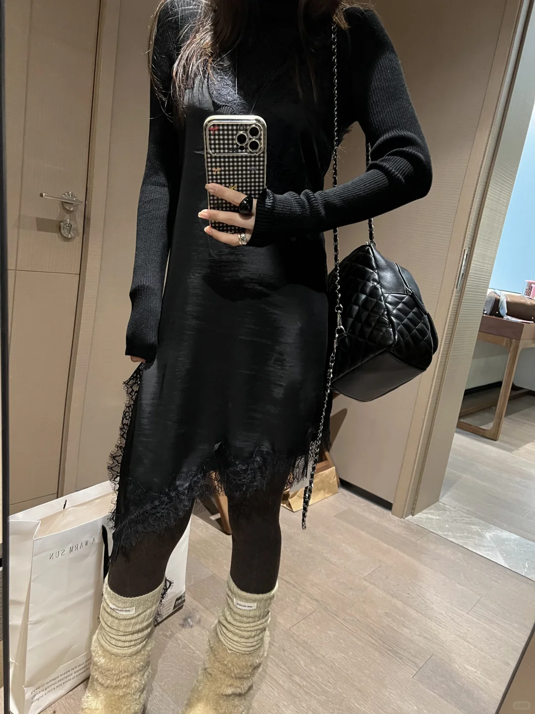 搭配小心机💫韩系小女人，吊带蕾丝缎面裙