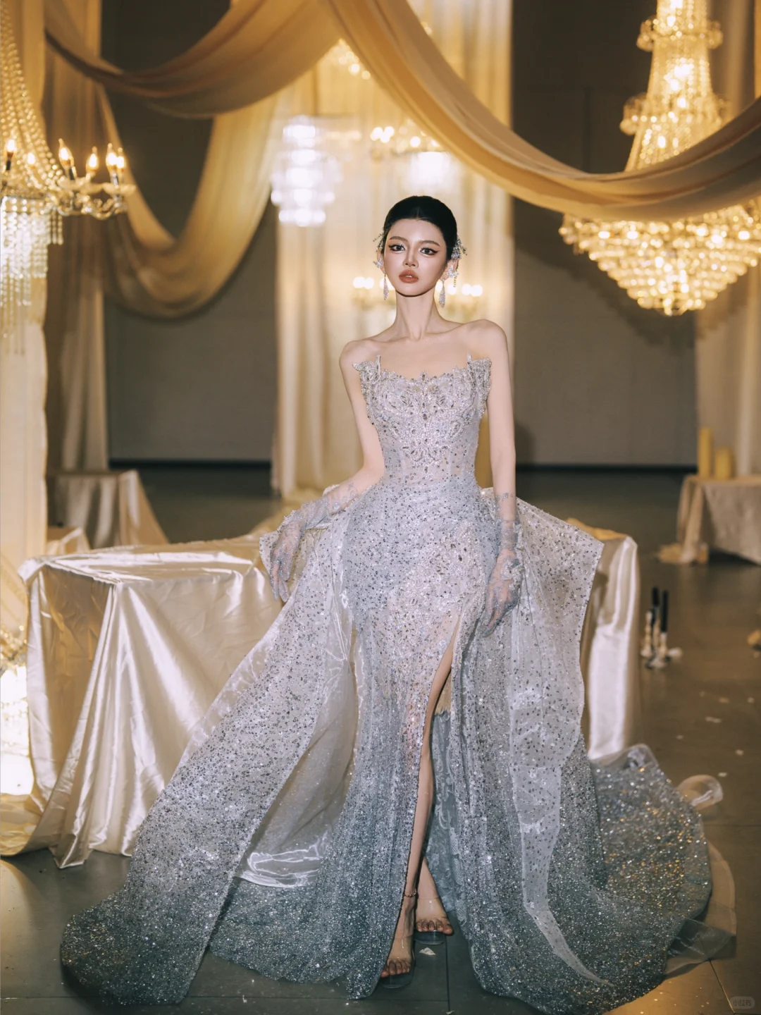 女明星feel❕这条仙奢满钻的腰臀比裙无敌了