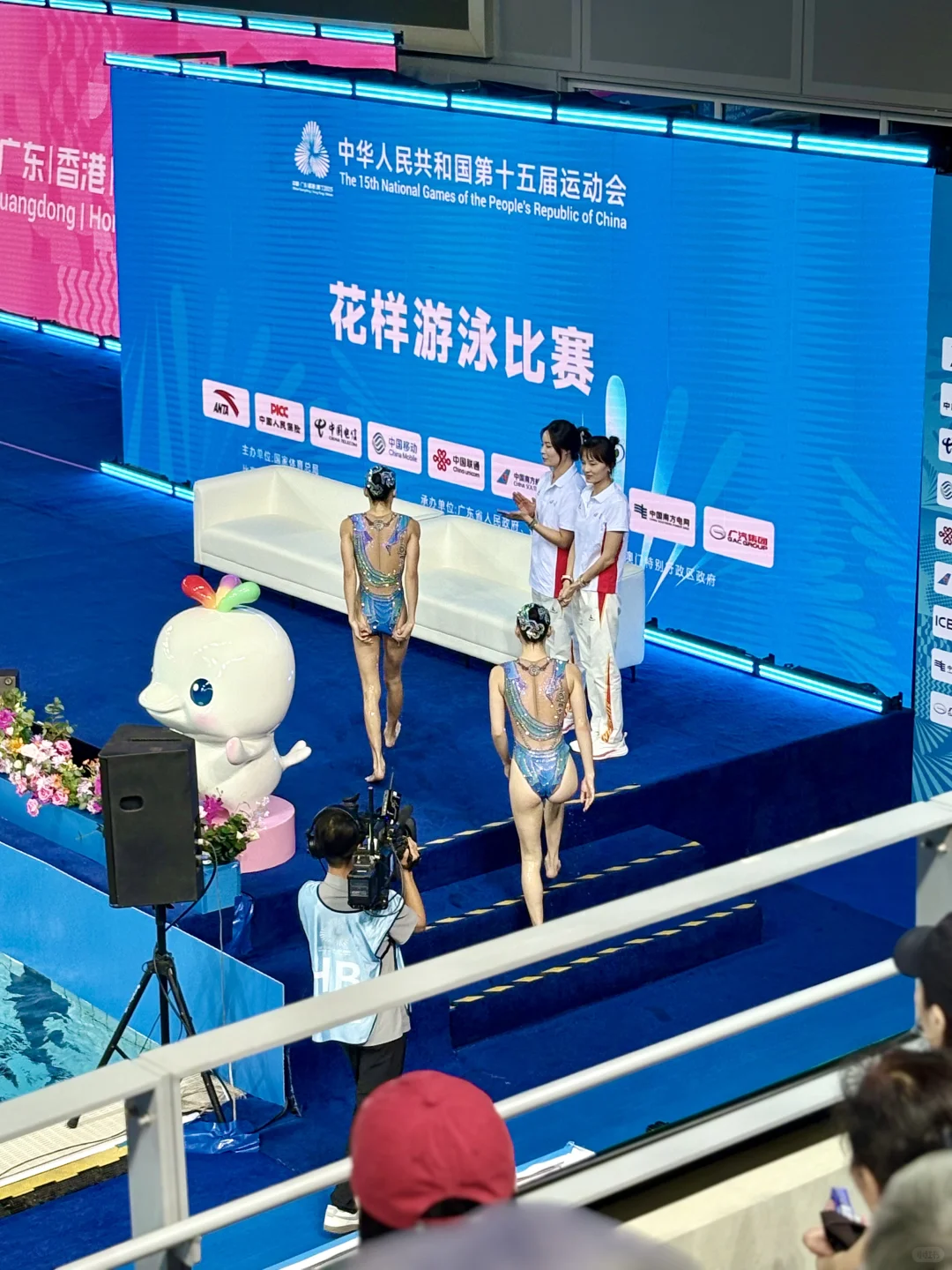 花样游泳现场真好看