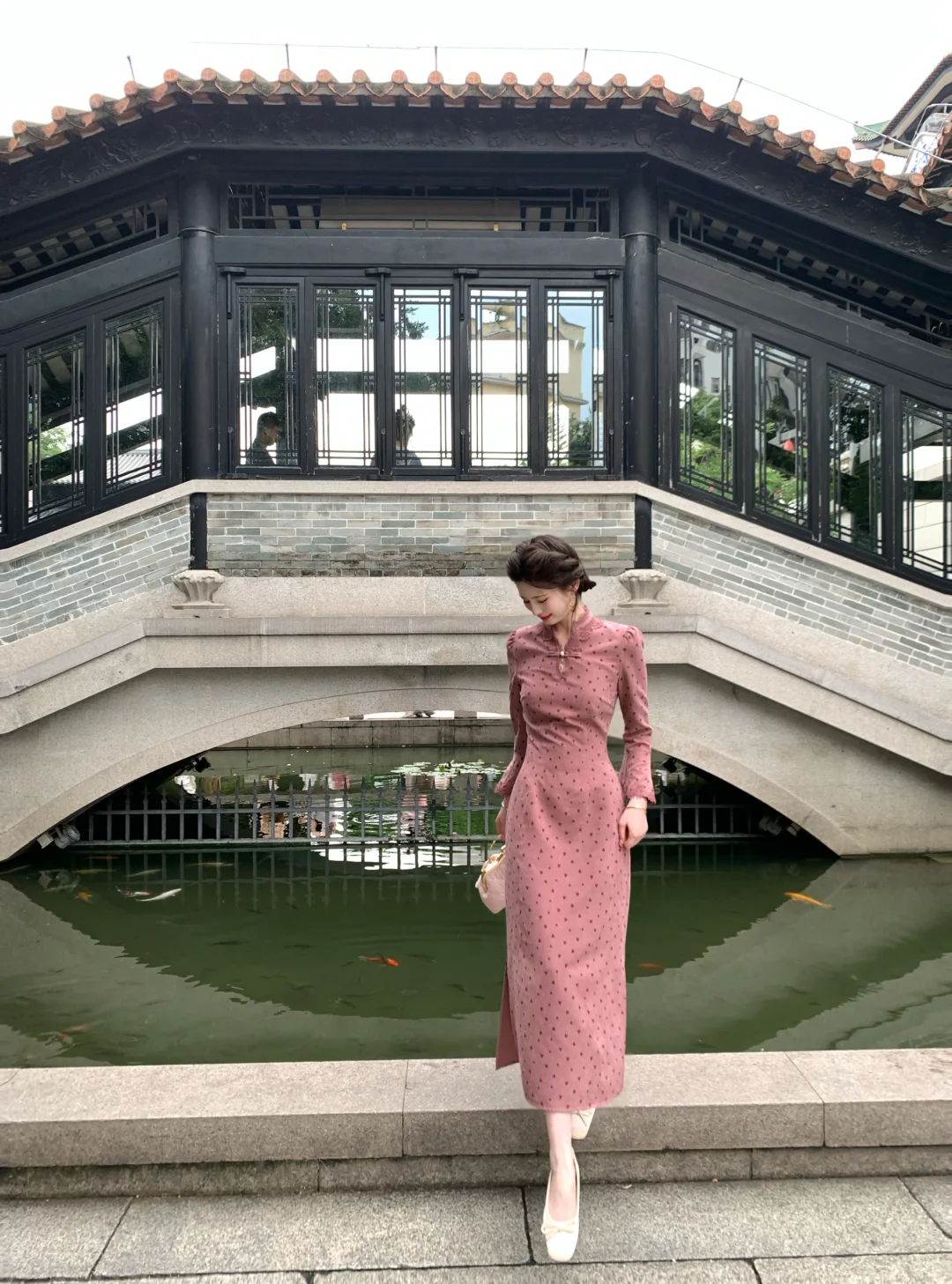 姐妹们！谁懂这种明媚大方的新中式旗袍啊❗️