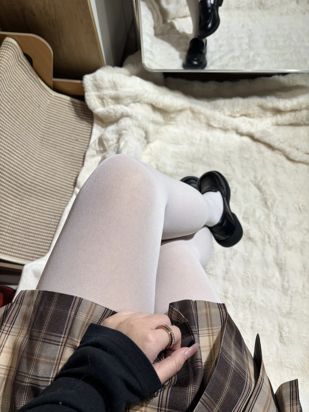 粗腿怎么穿jk！白色天鹅绒丝袜显瘦效果杠杠