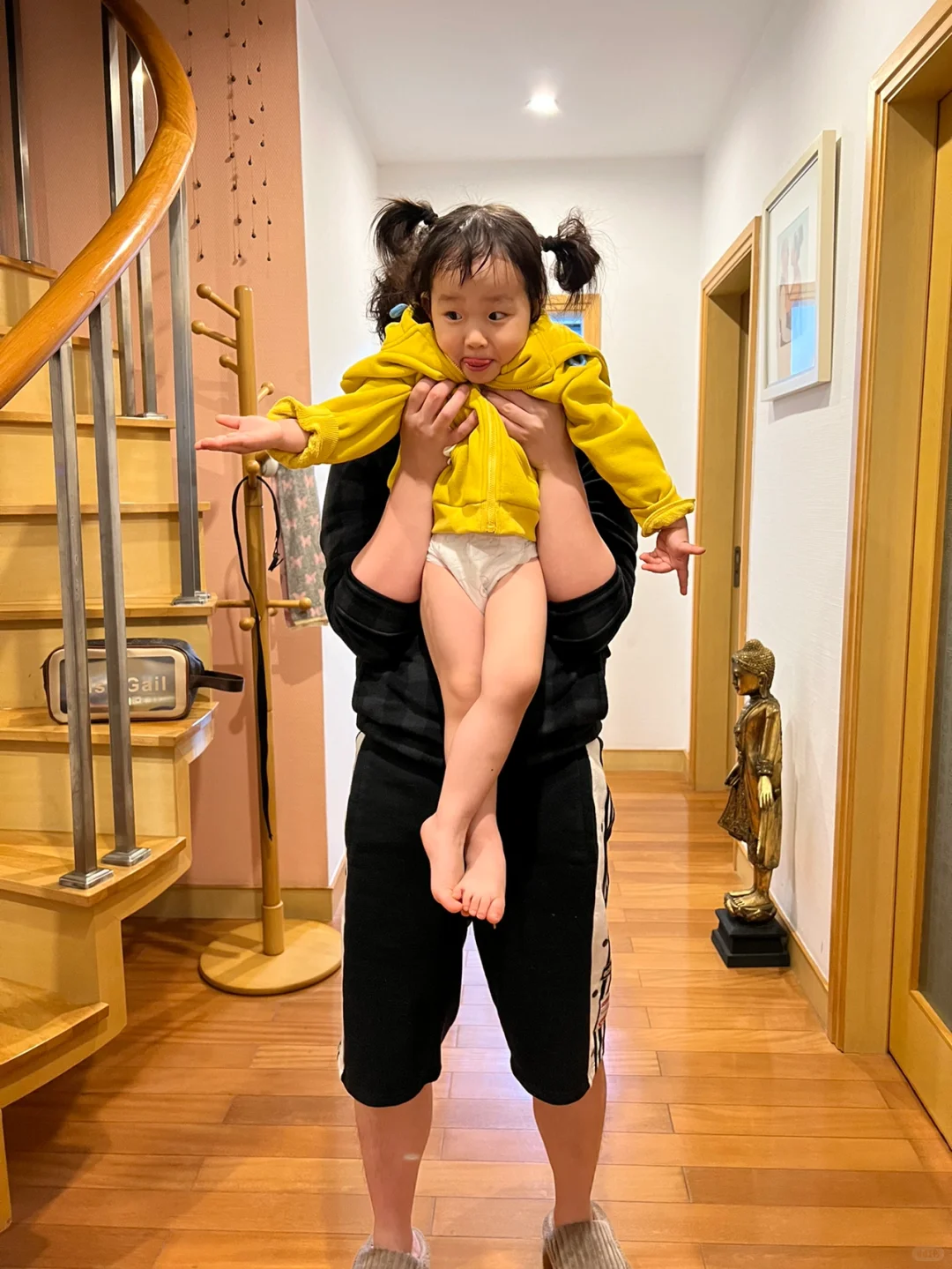 我们可是笔笔直的大长腿女生哦