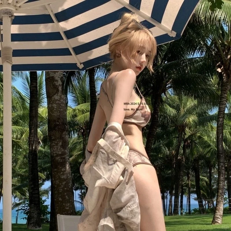 她很美，美到我不敢想她！！！